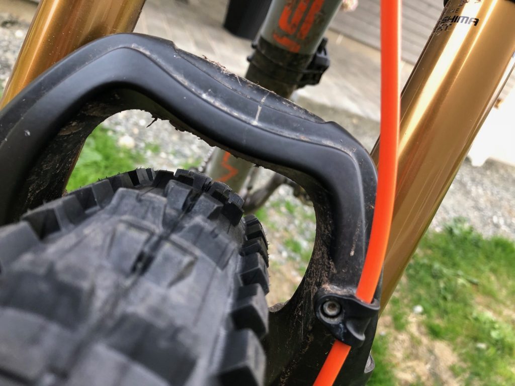Fox 34 med Maxxis High Roller II 2.5